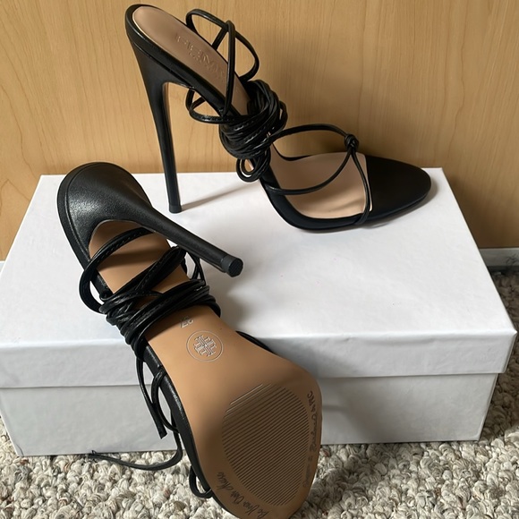 Femme La Athens Lace Up- Noir Heel size 37 US7 Never worn!! Brand new. - Picture 4 of 5